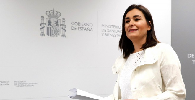 La ministra de Sanidad, Carmen Montón, en la que rueda de prensa en la que ha negado irregularidades en la obtención de su máster. EFE/Fernando Alvarado