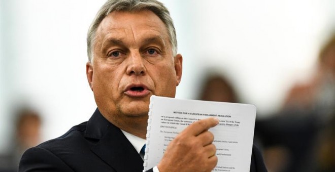 El primer ministro de Hungría, Viktor Orbán, pronuncia su discurso durante el pleno en el Parlamento Europeo en Estrasburgo. - EFE