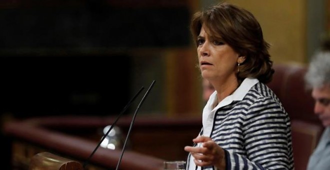 12/09/2018.- La ministra de Justicia, Dolores Delgado, durante su intervención hoy en la sesión de control al Gobierno en el Congreso de los Diputados. EFE/Juan Carlos Hidalgo