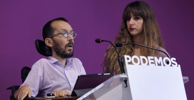 Los portavoces de Podemos Pablo Echenique y Noelia Vera comparecen en rueda de prensa tras el Consejo de Coordinación de Podemos. EFE/Paolo Aguilar