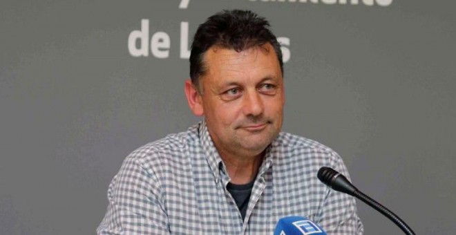 El concejal de Izquierda Unida de Llanes, Javier Ardines. EFE