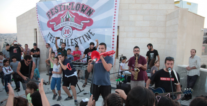 Hasta al próximo 30 de septiembre, las actividades circenses y  la música no pararán en Palestina. / HUGO FERNÁNDEZ ALCARAZ