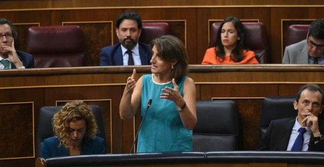 La ministra para la Transición Ecológica, Teresa Ribera, durante su intervención en la sesión de control al Gobierno,. (FERNANDO VILLAR | EFE)