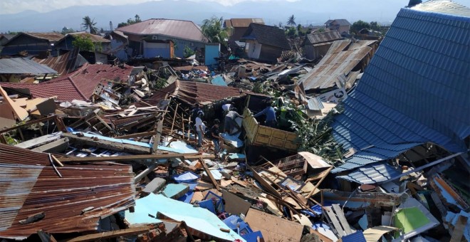El terremoto ha arrasado barrios enteros | Dawir Fatir / Reuters