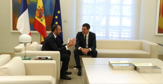 El presidente del Gobierno, Pedro Sanchez, y el primer ministro francés, Edouard Philippe, durante su encentro en el Palacio de la Moncloa. REUTERS/Susana Vera