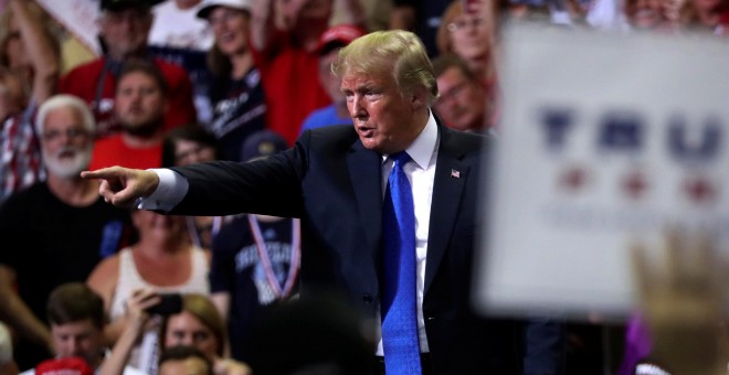 El presidente de Estados Unidos, Donald J. Trump, durante un mitin de Make America Great Again en Southaven, Mississippi. - REUTERS