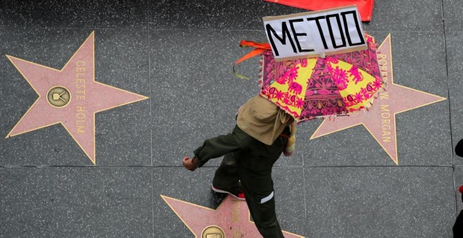 Una de las manifestantes de la marcha convocada por el movimiento #MeToo en Hollywood (Los Angeles, California, EEUU). REUTERS/Lucy Nicholson