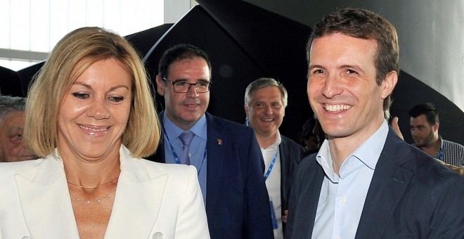 El presidente del PP, Pablo Casado, con María Dolores de Cospedal, en la jornada final del XIV Congreso del Partido Popular de Castilla-La Mancha, en Albacete. EFE/ Manu