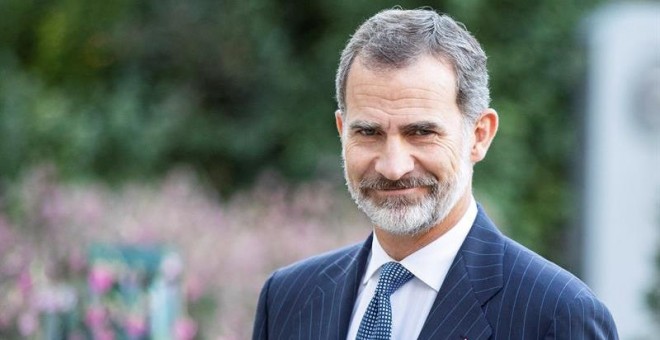 El rey de España, Felipe VI, a su llegada a la exposición de Miró en el Grand Palais en París. - EFE