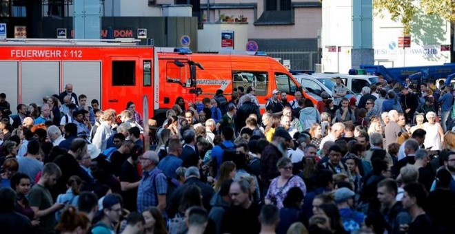 Evacuación de la estación central de Colonia, en Alemania. / EFE
