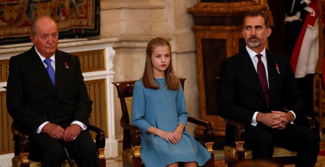 Las tres generaciones recientes de la monarquía española, juntas. Juan Carlos, Leonor y Felipe VI. - REUTERS