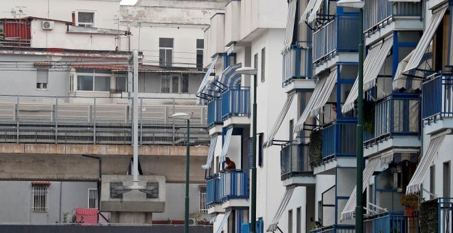 Viviendas en el barrio napolitano de Sacmpia. REUTERS/Alessandro Bianchi