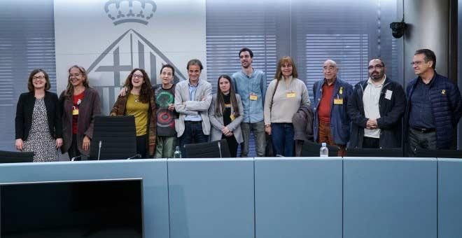 Jaume Asens, acompañado de testimonios de los abusos franquistas y de representantes de entidades LGTBI.