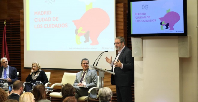 Javier Barbero presentando en el Ayuntamiento el plan 'Madrid, Ciudad de los Cuidados' | Ayto. de Madrid