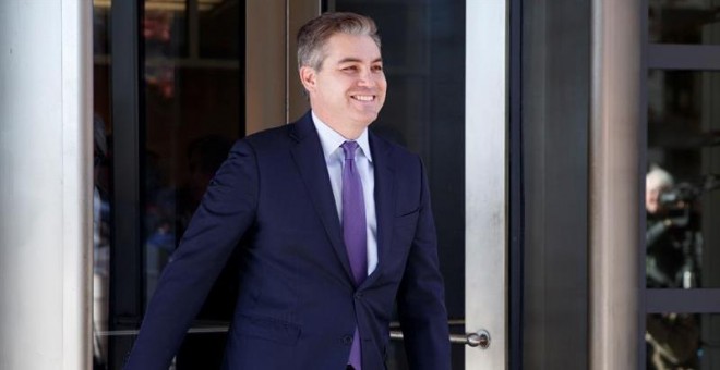 16/11/2018.- El periodista de la CNN, Jim Acosta, a su salida de la Corte Suprema de las Estados Unidos, en Washington, Estados Unidos, hoy, 16 de noviembre de 2018. Un juez de EE.UU. ordenó hoy a la Casa Blanca que devuelva la acreditación al periodista