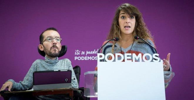 La coportavoz de Podemos, Noelia Vera, y el secretario de Organización, Pablo Echenique. / LUCA PIERGIOVANNI (EFE)