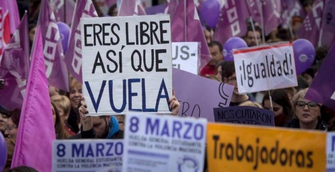 Miles de mujeres salieron a las calles de Madrid en la manifestación del 8-M de 2018. / EFE