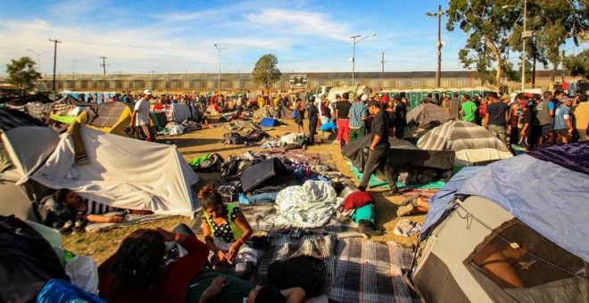 Integrantes de la caravana migrante en la ciudad de Tijuana, en Baja California (México). - EFE