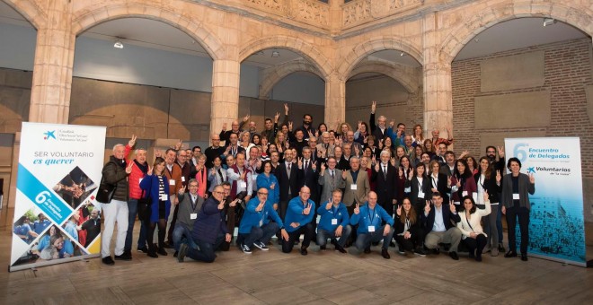 Jaume Giró con los delegados de los Voluntarios de la Fundación la Caixa.