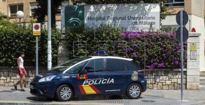 Desarticulan en Málaga una red que prostituía a nigerianas y liberan a 13 mujeres. Un coche de la Policía Nacional en labores de vigilancia.EFE/Archivo