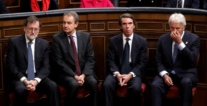 Los expresidentes del Gobierno Mariano Rajoy, José Luis Rodríguez Zapatero, José María Aznar, y Felipe González, durante el acto de conmemoración del cuarenta aniversario de la Constitución que preside el rey Felipe VI en el Congreso. REUTERS/Susana Vera