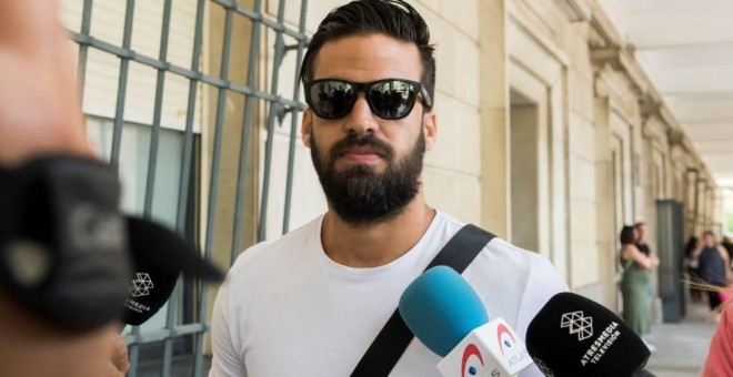 Antonio Manuel Guerrero, a su llegada al juzgado de guardia de Sevilla | EFE