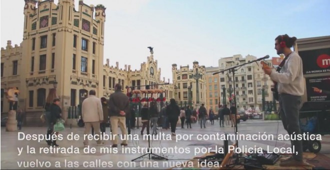 Borja Catanesi, en las calles de València.