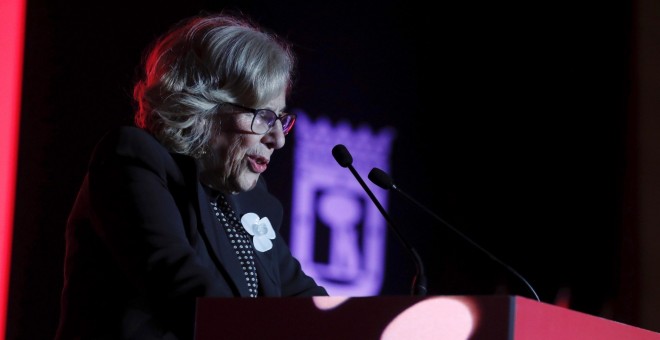 La alcaldesa de Madrid, Manuela Carmena, durante el acto de presentación de la nueva guía de Madrid, 'Save the date'. EFE/Zipi