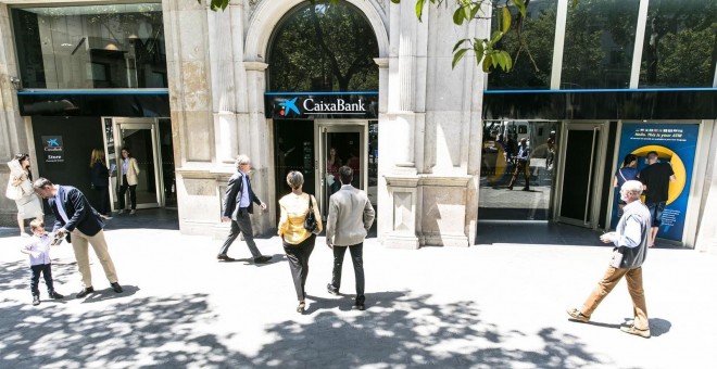 Sucursal de Caixabank en Barcelona. E.P.