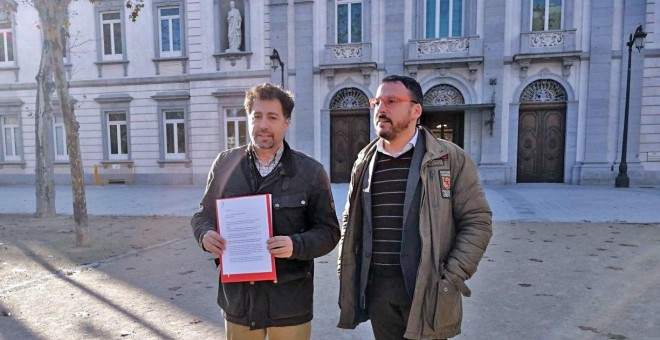 El alcalde de Rivas, Pedro del Cura, y el consejero delegado de la empresa municipal de vivienda, Curro Corrales.