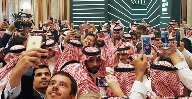 El príncipe heredero Mohammed bin Salman de Arabia Saudí durante el foro económico de Riad. / REUTERS - STEPHEN KALIN