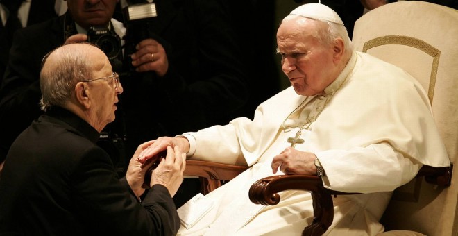 Juan Pablo II y Marcial Maciel el 30 de noviembre del 2004/REUTERS