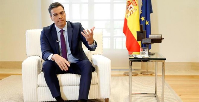 El presidente del Gobierno, Pedro Sánchez, durante la entrevista con la Agencia Efe en el Palacio de La Moncloa. /EFE