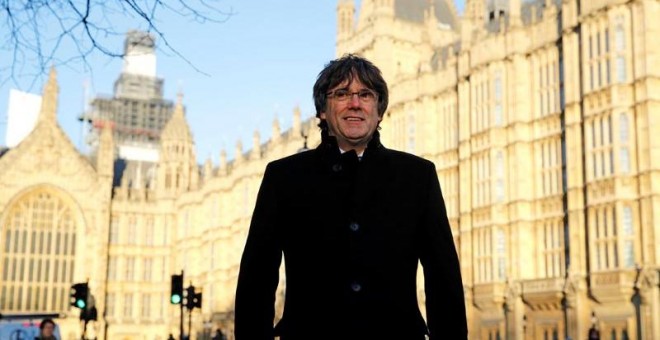 Carles Puigdemont en una imagen de archivo de diciembre de 2018 en Londres. (PHIL NOBLE | REUTERS)