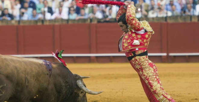 El torero Morante de la Puebla en la plaza de toros de la Maestranza de Sevilla. / EFE
