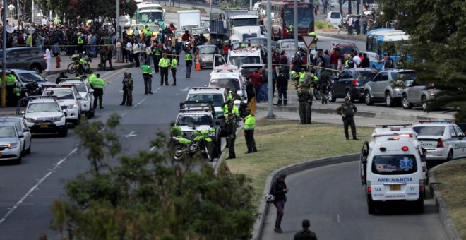 Zona de la explosión, en donde los cuerpos de seguridad están investigando lo sucedido. | Luisa González / Reuters