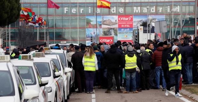 Los taxistas frente a Ifema/EFE