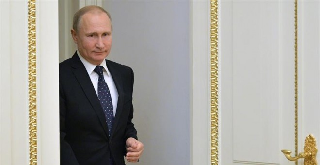 El presidente ruso, Vladímir Putin, antes de su reunión este viernes con su Consejo de Seguridad para abordar, entre cotras cuestiones, la situación en Venezuela, en el Kremlin de Moscú, Rusia. En la reunión se reafirmó la posición de Rusia sobre la 'inad