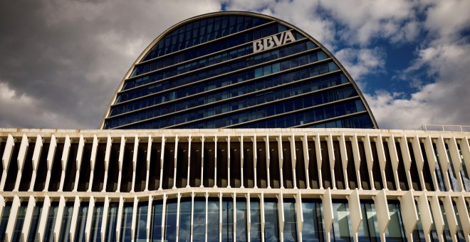 Sede del banco BBVA en la zona norte de Madrid, en el edificio conocido como 'La Vela'. REUTERS/Juan Medina
