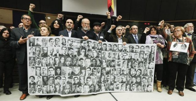 Viaje a Bruselas de asociaciones memorialistas de Andalucía. Fuente: Asociación Granadina Verdad Justicia Verdad y Reparación.