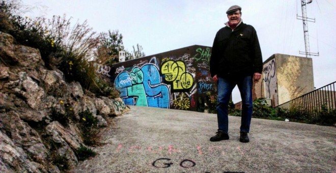 Christian Bougard, antiguo vecino de las barracas de los cañones de la Rovira. / ANDER Zurimendi