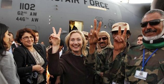 Hillary Clinton con el ejército estadounidense. Kevin Lamarque / AFP