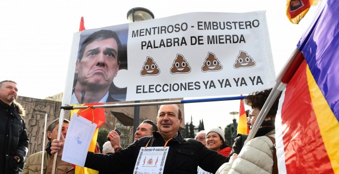 Manifestantes en Colón. Fernando Villar (EFE)