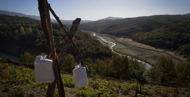 El 40% de las masas de agua de España están en riesgo, según los datos de la Agencia Ambiental Europea. (MIGUEL RIOPA / AFP)