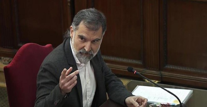 Jordi Cuixart responde a las preguntas del fiscal. (EFE | TRIBUNAL SUPREMO)
