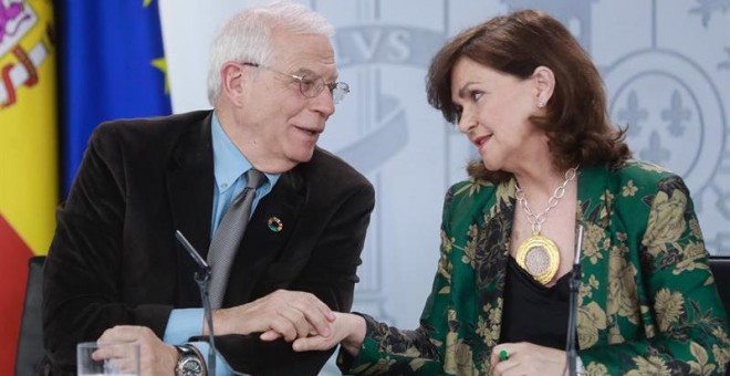 Carmen Calvo y Josep Borrell, durante la rueda de prensa del último Consejo de Ministros celebrado. EFE/ Ángel Díaz