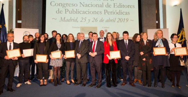 Foto de familia de todos los premiados en la XIII edición de los Premios 'Editores del Año' de la AEEPP.