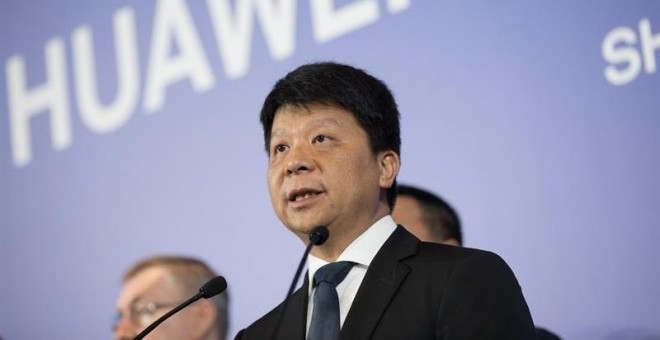 El presidente rotativo de Huawei, Guo Ping, durante una conferencia de prensa este jueves en China. EFE