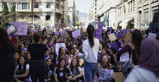 Un instant de la mobilització estudiantil durant la vaga feminista del 8-M a Barcelona. JOEL KASHILA.