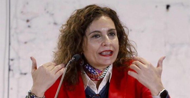 La ministra de Hacienda, María Jesús Montero, este sábado en Barcelona. / EFE